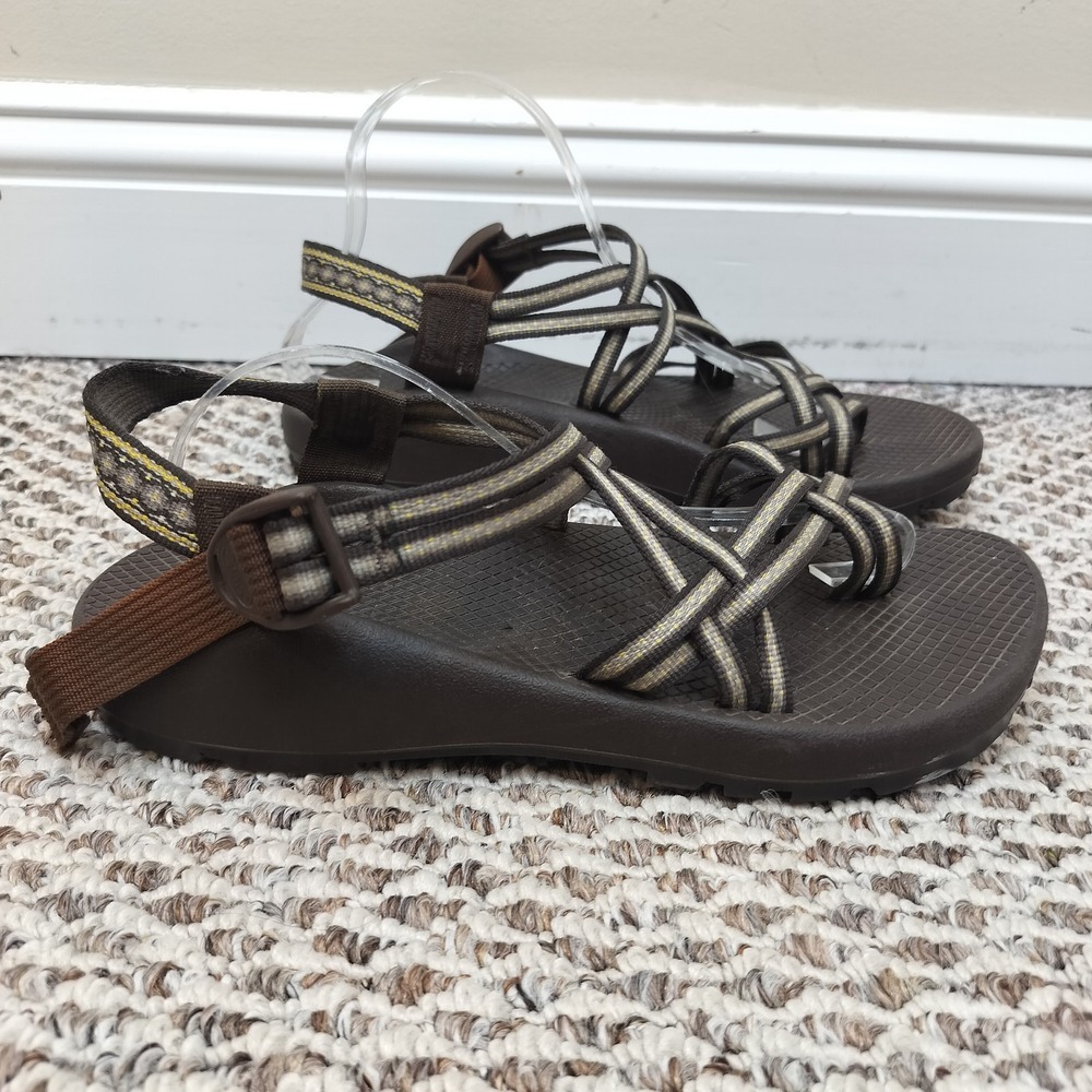 Chaco Cloud Sandals Athletic Hiking Sandals Toe Loop Brown